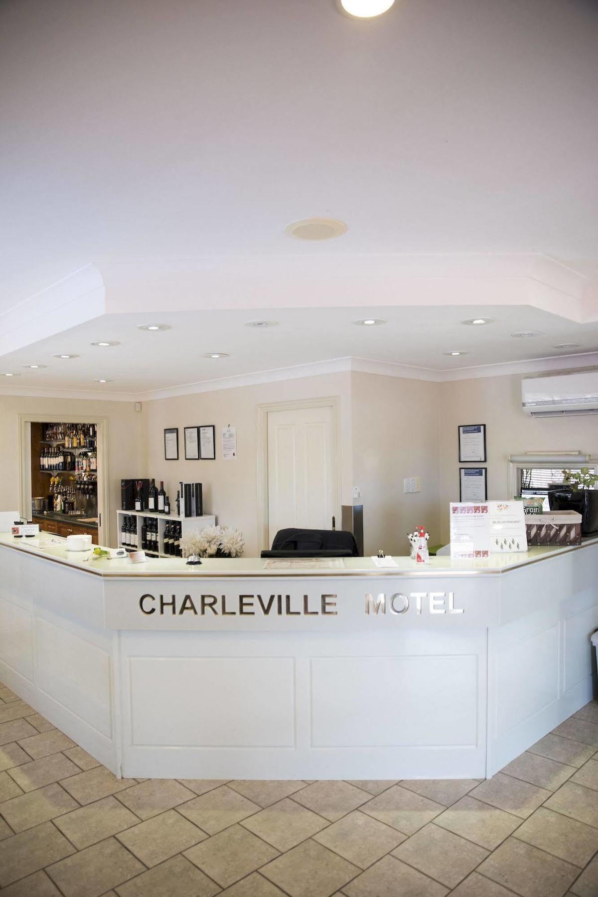Charleville Motel Extérieur photo